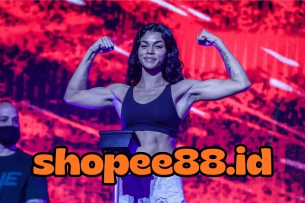 5 Fakta Unik Bintang MMA Baru Lea Bivins