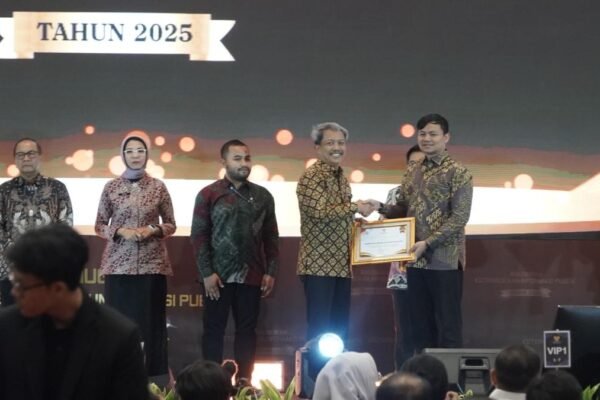 Kemenimipas Raih Dua Penghargaan Keterbukaan Informasi Publik