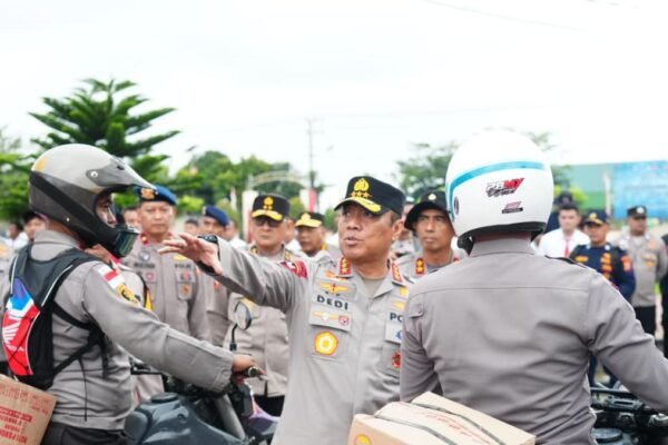 Polri Percepat Penanganan Bencana Sumatera dengan Alat Berat