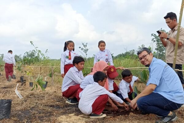Gerakan Rimbo Andalas Targetkan 1 Juta Pohon di Sumbar