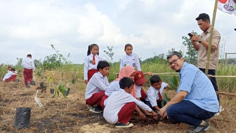 Gerakan Rimbo Andalas Targetkan 1 Juta Pohon di Sumbar